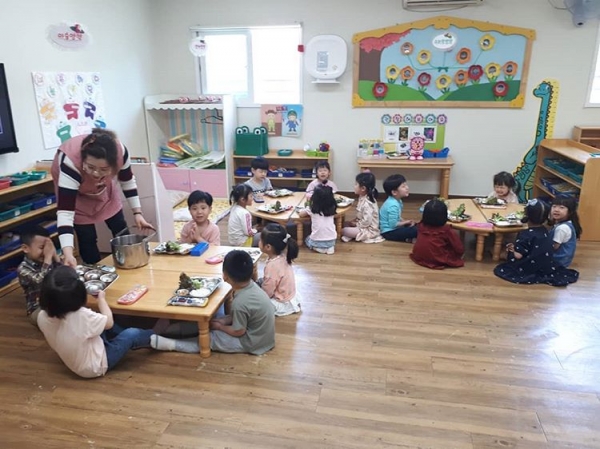 충북도는 청주 어린이집 7곳, 영동군 1곳을 신규 공공형어린이집으로 지정했다.