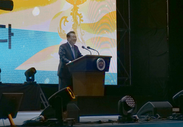 윤설열 대통령은 지난 23일 충남 공주에서 열린 '2023 대백제전 개막식'에 참석해 축사를 하고 있다.