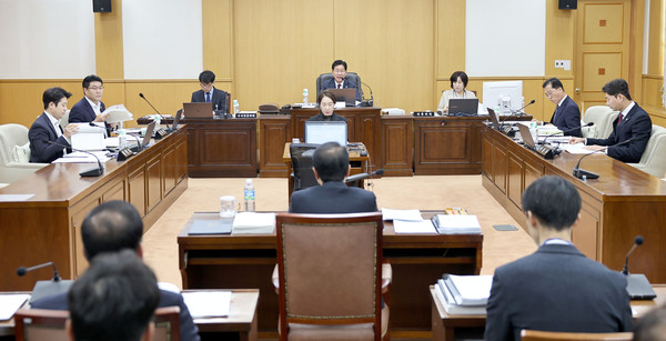 대전시의회 행정자치위원회는 지난 29일 제274회 제2차 정례회 제6차 회를 진행하고 있다.