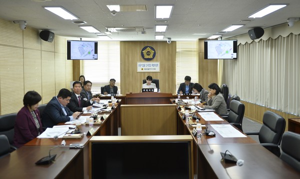 세종시의회 제5기 공공시설물 인수점검 특별위원회 제4차 회의를 열고 있다.